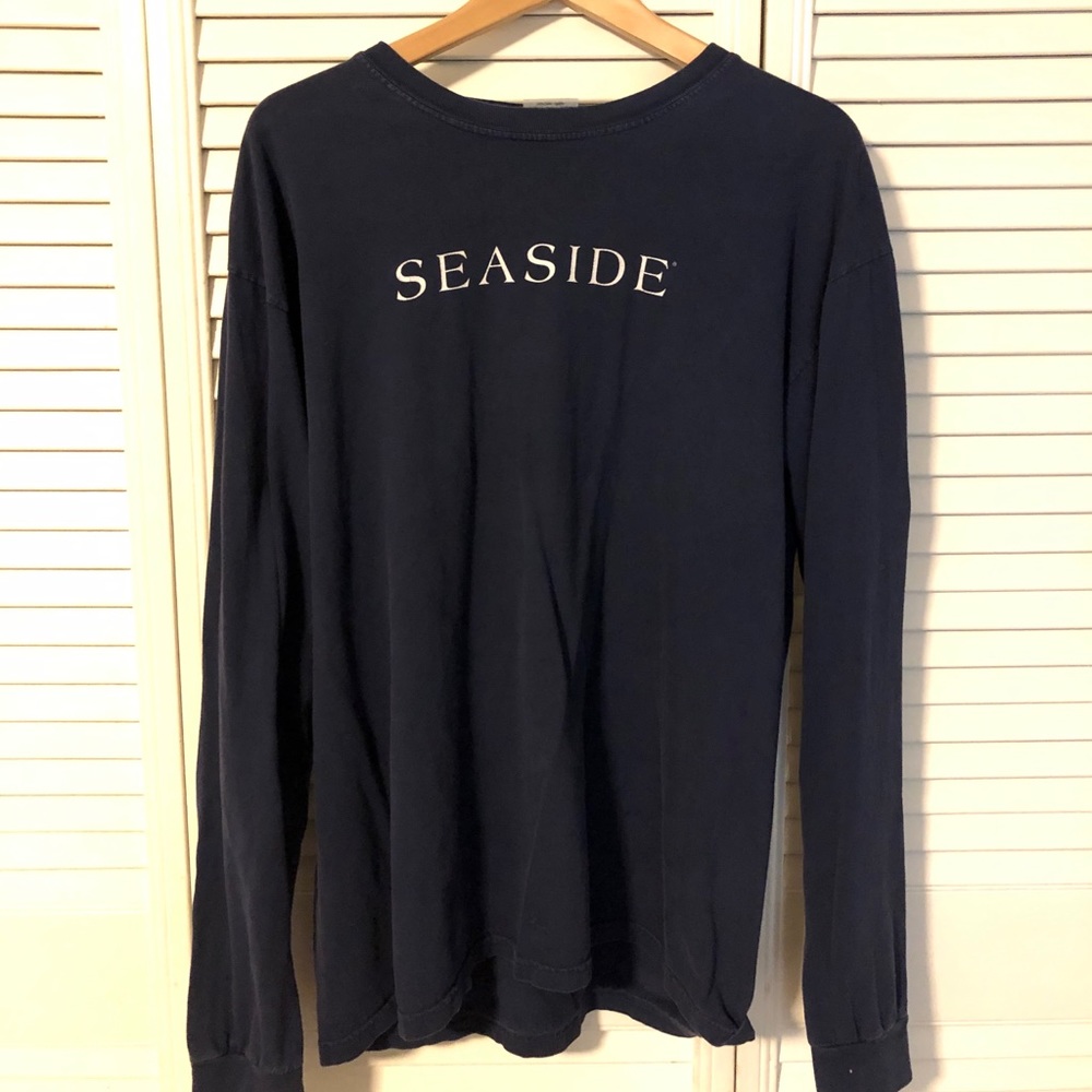 Seaside style size Large long sleeved navy shirt